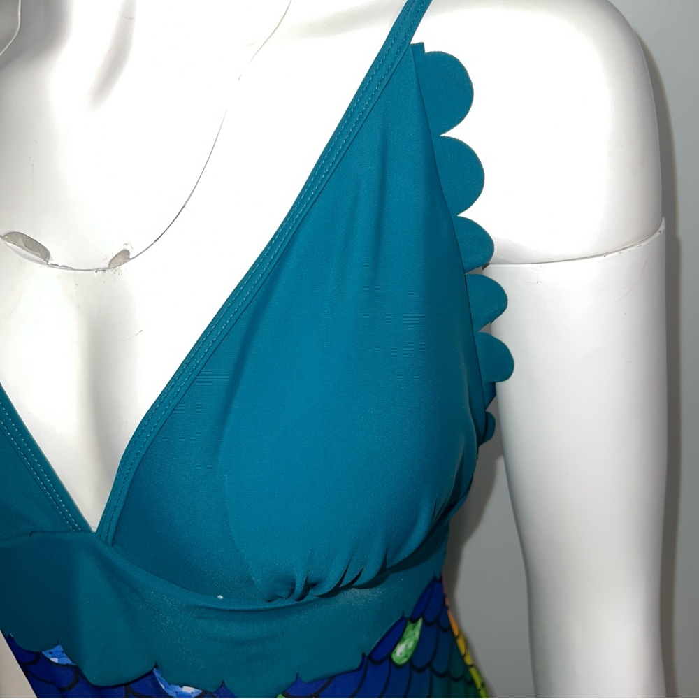 Rosegal Blue and Green One Piece Swimsuit with V-Neck - Picture 4 of 12
